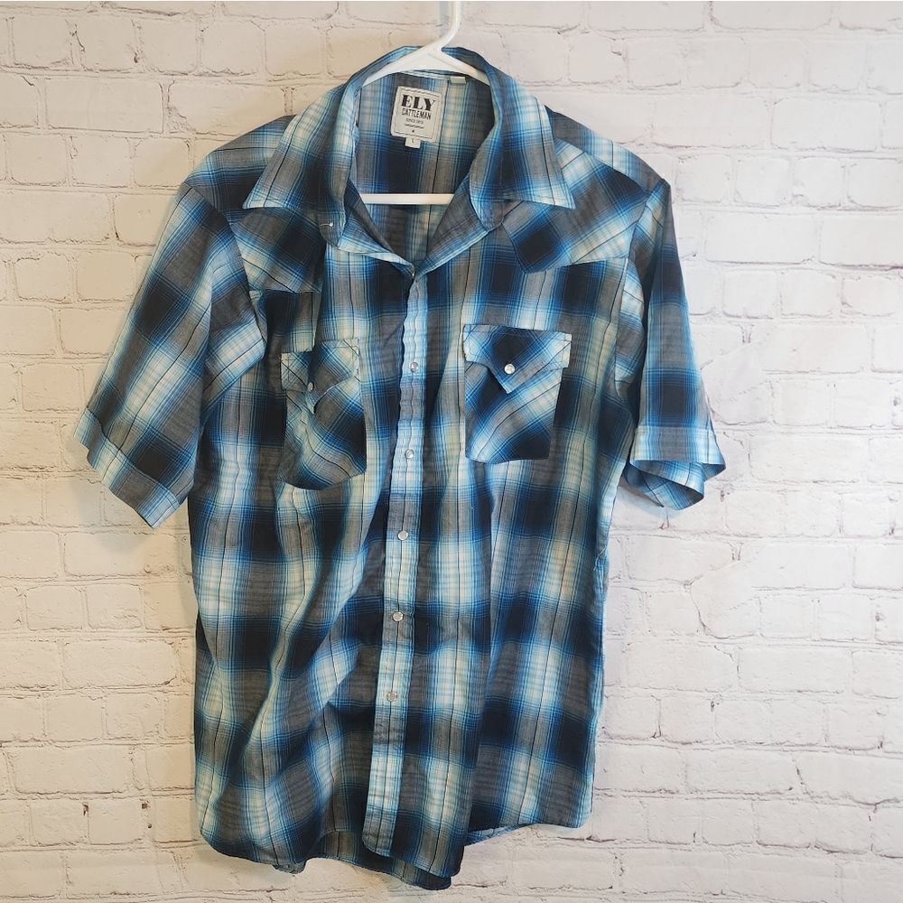 Men's Ely Cattleman pearl snapped shirt, size Large